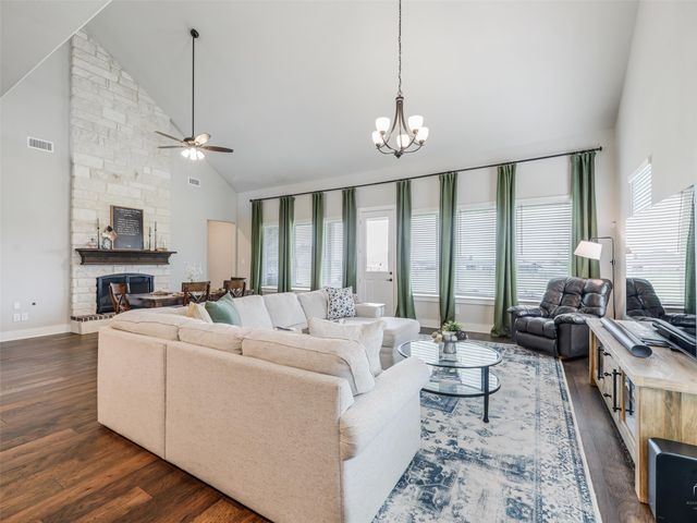544 Majors Road, Van Alstyne, TX 75495