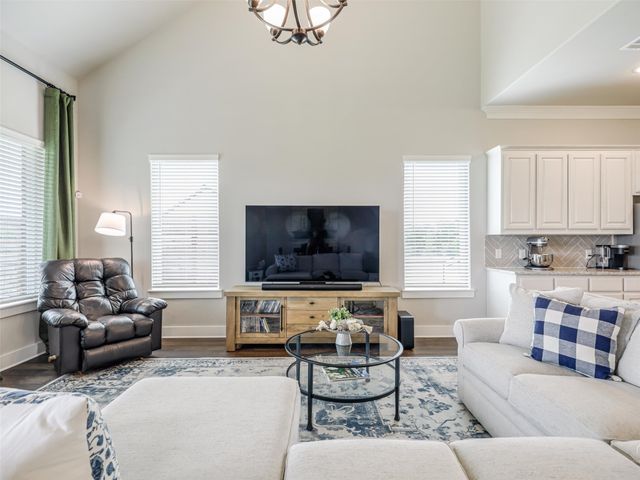 544 Majors Road, Van Alstyne, TX 75495