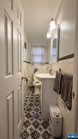 200 Larch Avenue, Teaneck, NJ 07666