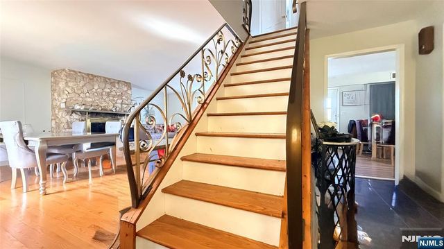 200 Larch Avenue, Teaneck, NJ 07666