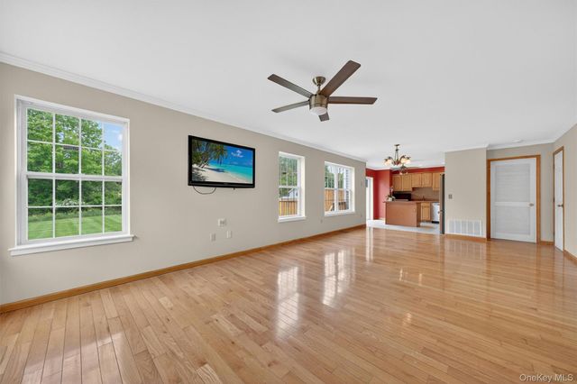 16 Woodfield Drive, Washingtonville, NY 10992