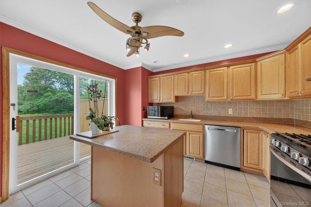 16 Woodfield Drive, Washingtonville, NY 10992