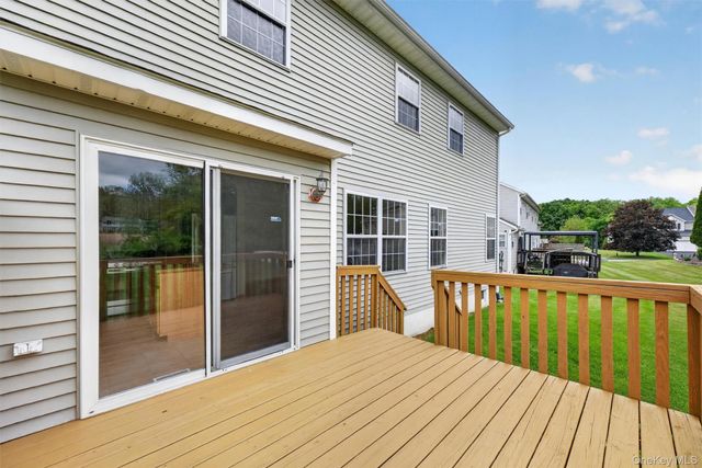 16 Woodfield Drive, Washingtonville, NY 10992