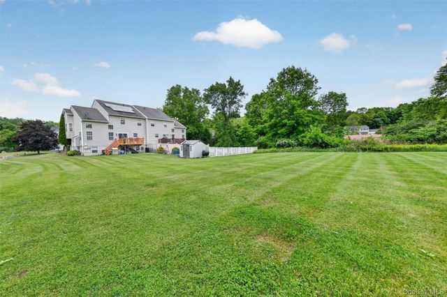 16 Woodfield Drive, Washingtonville, NY 10992