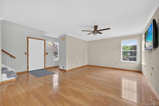 16 Woodfield Drive, Washingtonville, NY 10992