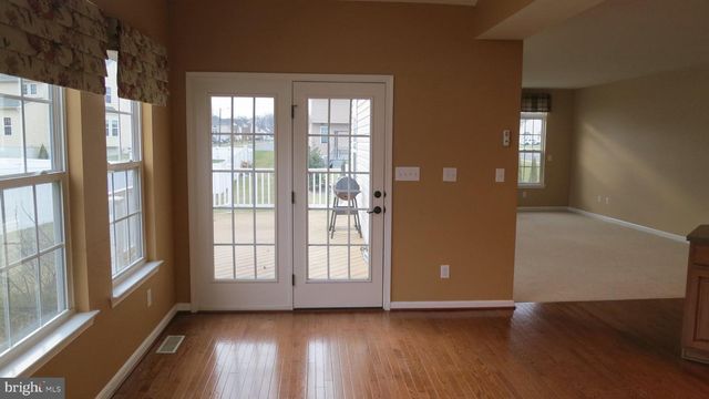 3 LARDNER RD, Burlington, NJ 08016