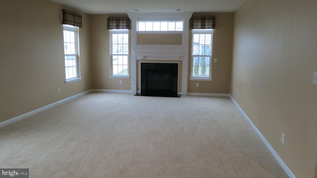 3 LARDNER RD, Burlington, NJ 08016