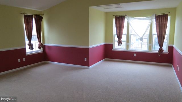 3 LARDNER RD, Burlington, NJ 08016
