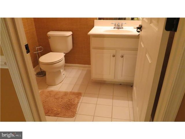 3 LARDNER RD, Burlington, NJ 08016