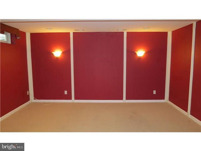3 LARDNER RD, Burlington, NJ 08016