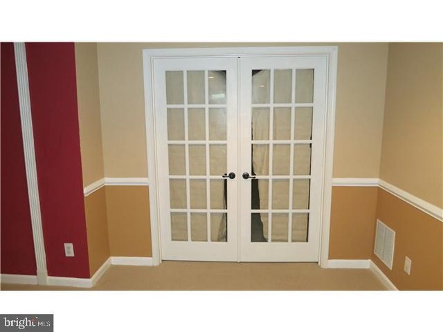 3 LARDNER RD, Burlington, NJ 08016