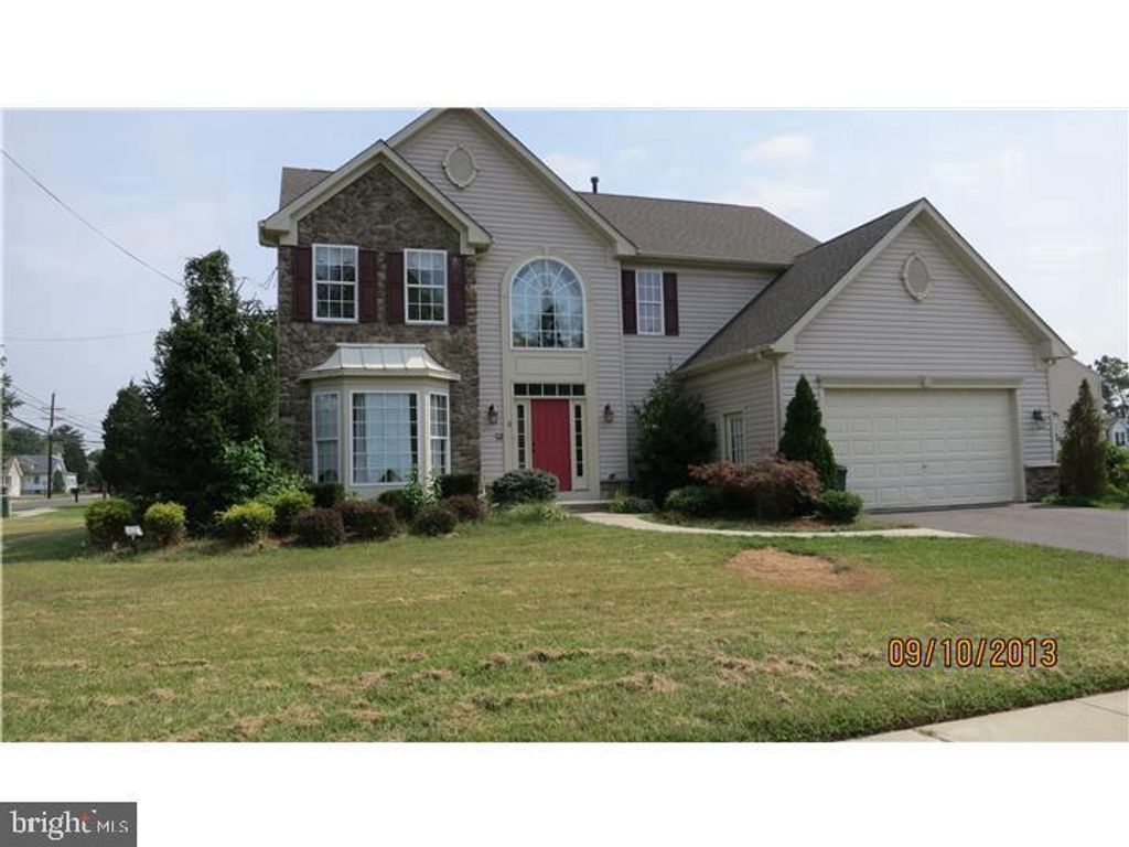 3 LARDNER RD, Burlington, NJ 08016