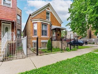 1140 N Ridgeway Avenue, Chicago, IL 60651