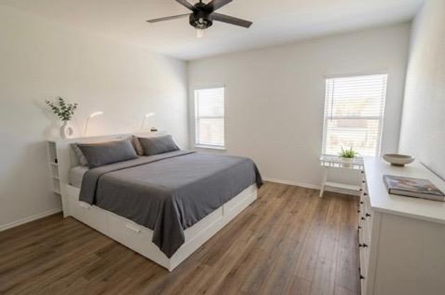 208 Wolf Springs RD, Georgetown, TX 78628