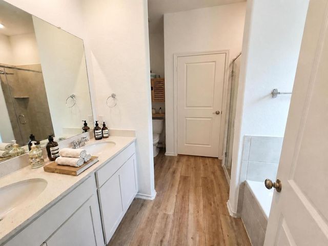 208 Wolf Springs RD, Georgetown, TX 78628