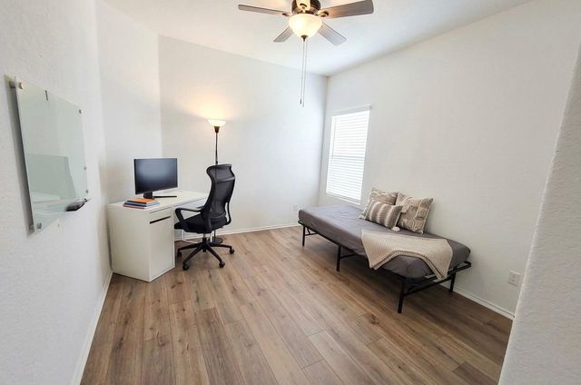 208 Wolf Springs RD, Georgetown, TX 78628