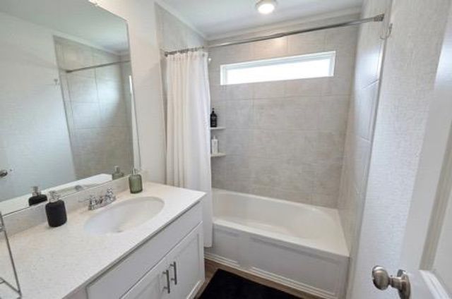 208 Wolf Springs RD, Georgetown, TX 78628