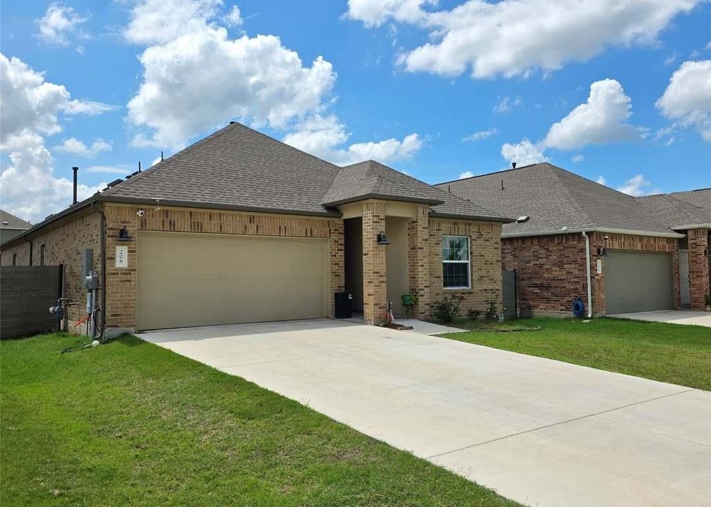 208 Wolf Springs RD, Georgetown, TX 78628