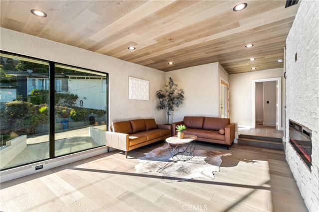 1734 Redesdale Avenue, Los Angeles, CA 90026