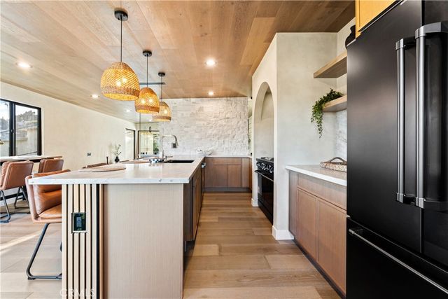 1734 Redesdale Avenue, Los Angeles, CA 90026