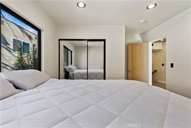 1734 Redesdale Avenue, Los Angeles, CA 90026