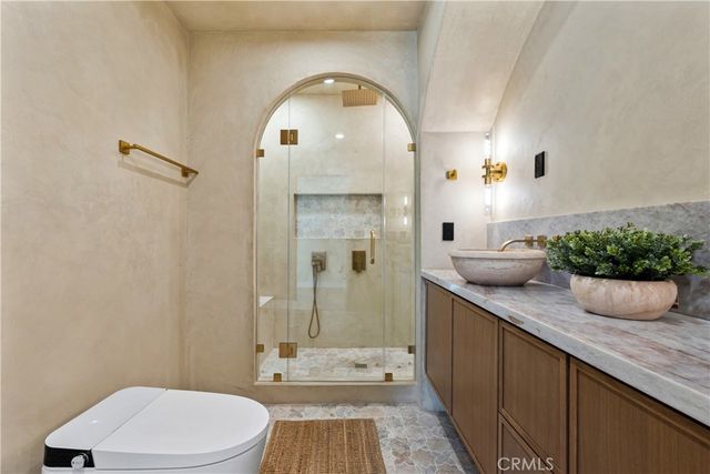 1734 Redesdale Avenue, Los Angeles, CA 90026