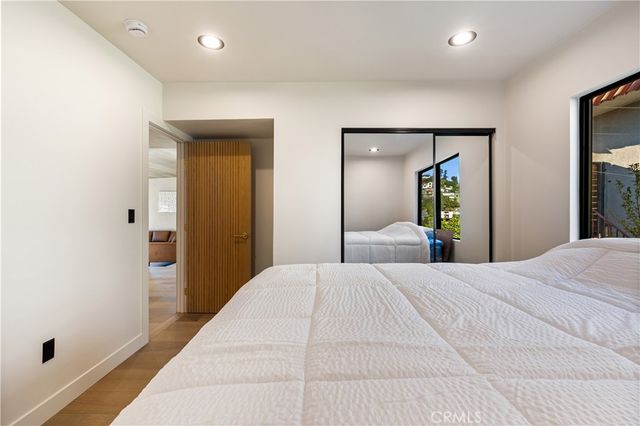 1734 Redesdale Avenue, Los Angeles, CA 90026