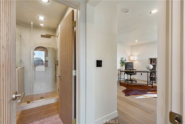 1734 Redesdale Avenue, Los Angeles, CA 90026