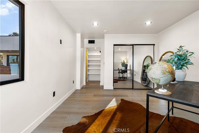 1734 Redesdale Avenue, Los Angeles, CA 90026