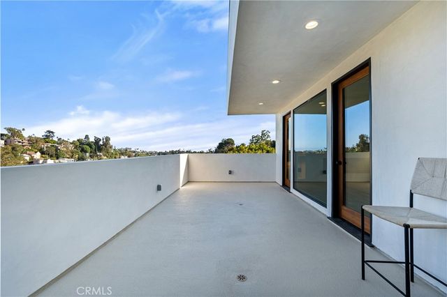 1734 Redesdale Avenue, Los Angeles, CA 90026