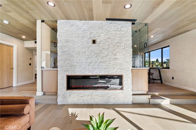 1734 Redesdale Avenue, Los Angeles, CA 90026