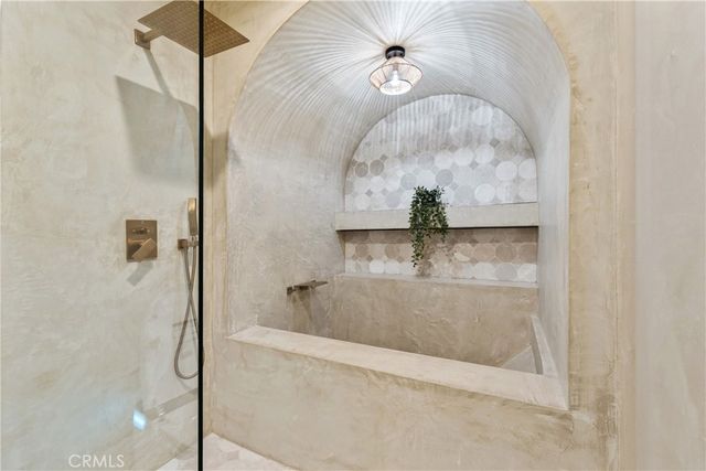 1734 Redesdale Avenue, Los Angeles, CA 90026
