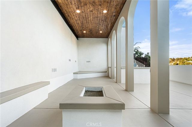 1734 Redesdale Avenue, Los Angeles, CA 90026