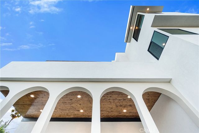 1734 Redesdale Avenue, Los Angeles, CA 90026