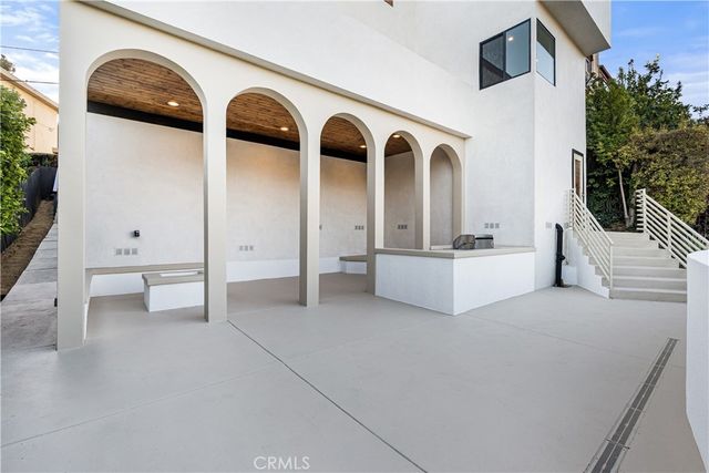 1734 Redesdale Avenue, Los Angeles, CA 90026