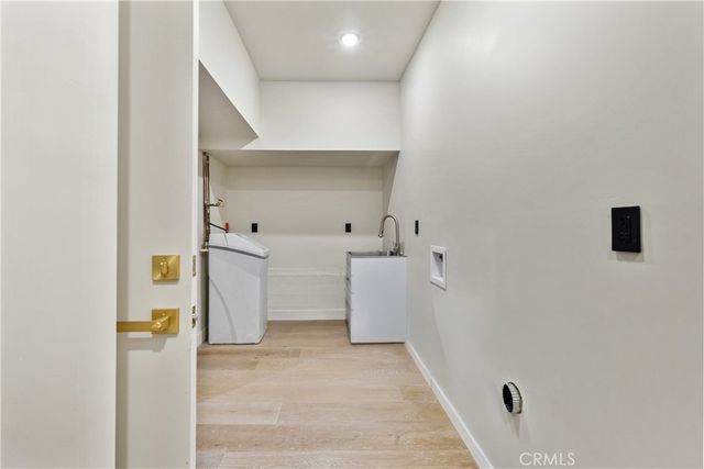 1734 Redesdale Avenue, Los Angeles, CA 90026