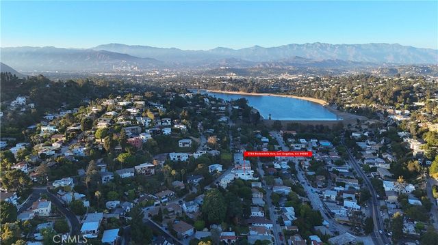 1734 Redesdale Avenue, Los Angeles, CA 90026