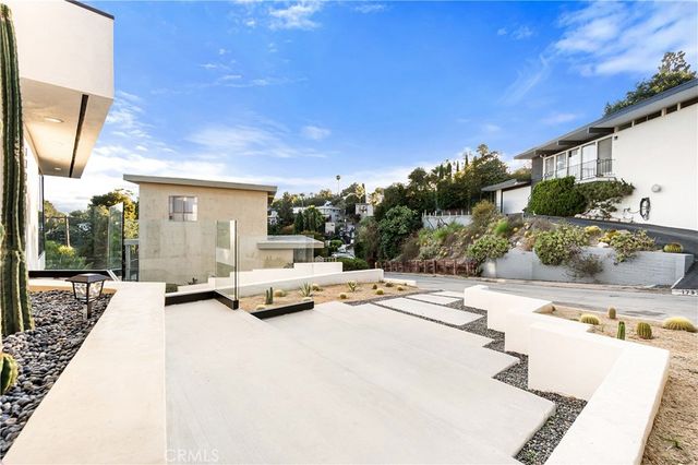 1734 Redesdale Avenue, Los Angeles, CA 90026
