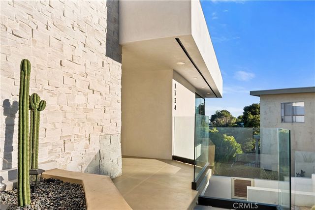1734 Redesdale Avenue, Los Angeles, CA 90026