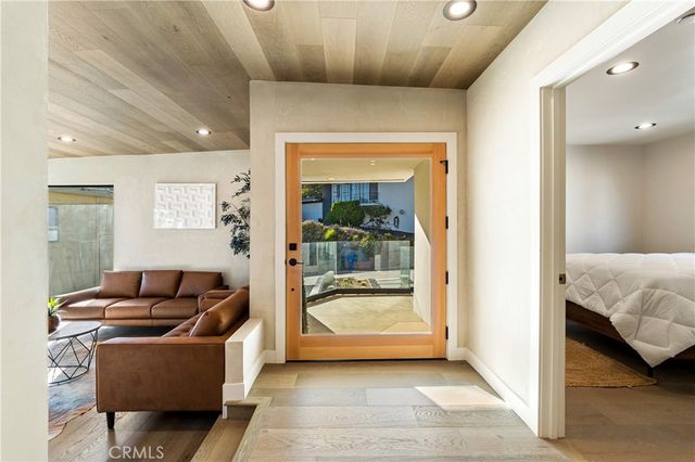 1734 Redesdale Avenue, Los Angeles, CA 90026