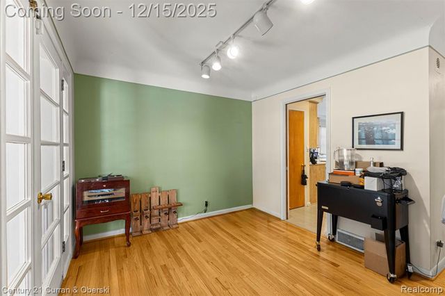 25703 Loch Lomond Drive, Dearborn Heights, MI 48125