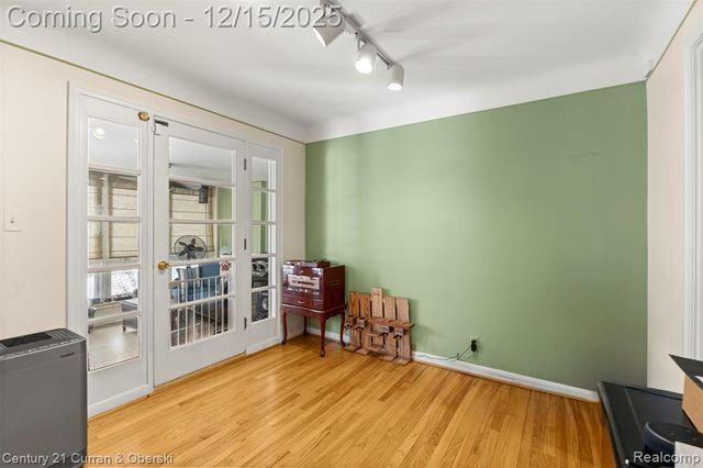 25703 Loch Lomond Drive, Dearborn Heights, MI 48125