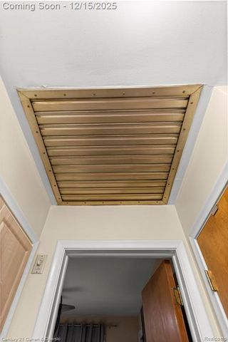 25703 Loch Lomond Drive, Dearborn Heights, MI 48125