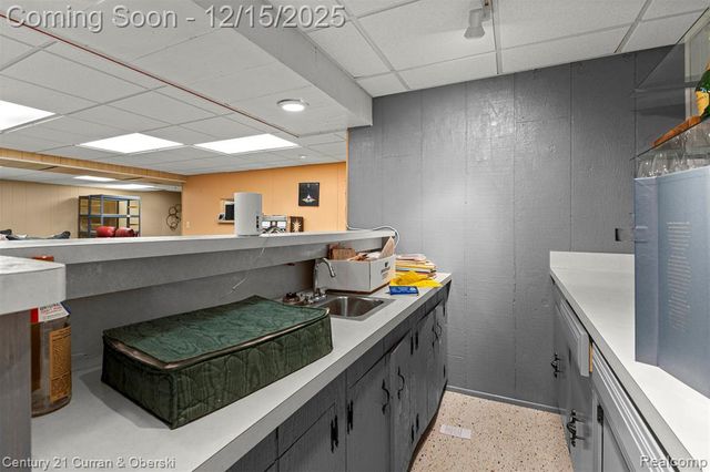 25703 Loch Lomond Drive, Dearborn Heights, MI 48125