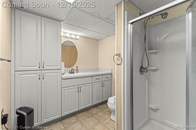 25703 Loch Lomond Drive, Dearborn Heights, MI 48125