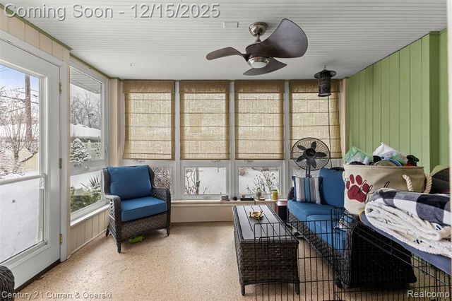 25703 Loch Lomond Drive, Dearborn Heights, MI 48125