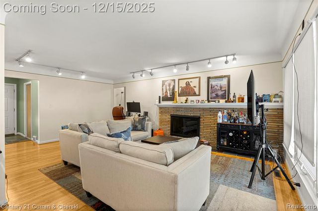 25703 Loch Lomond Drive, Dearborn Heights, MI 48125