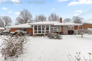 25703 Loch Lomond Drive, Dearborn Heights, MI 48125