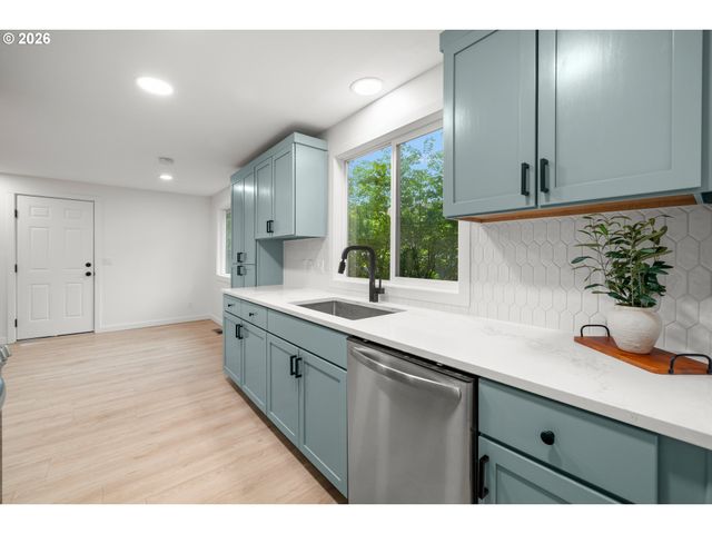 9451 Sw HUME Ct, Tualatin, OR 97062