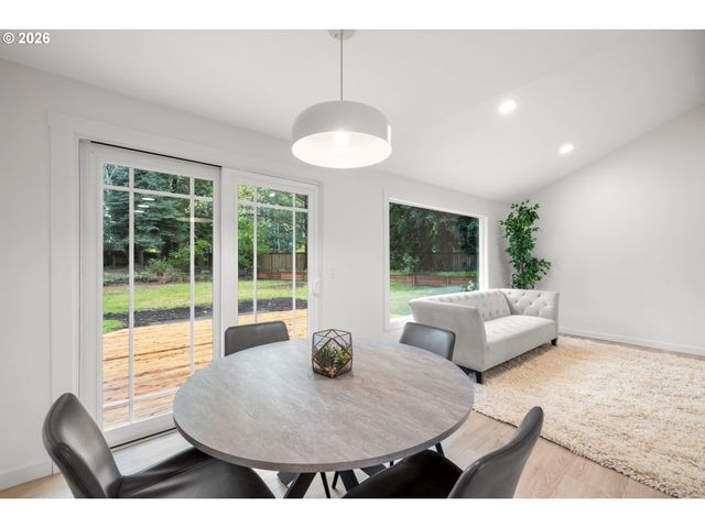 9451 Sw HUME Ct, Tualatin, OR 97062